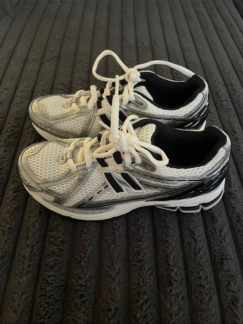 New Balance Men’s 1906R
